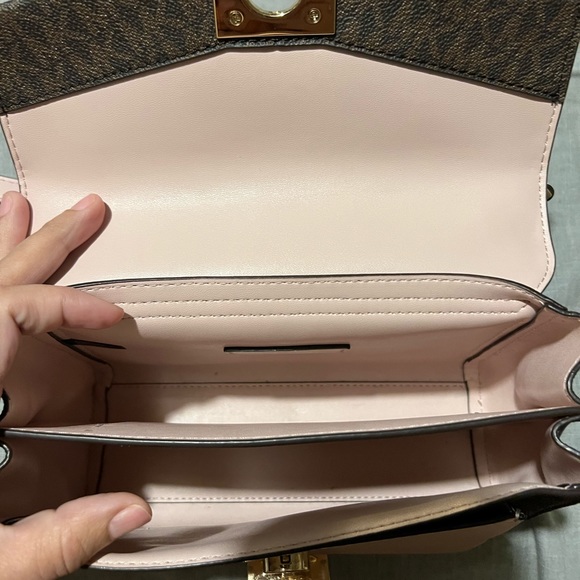 Michael Kors Crossbody set - Picture 3 of 6